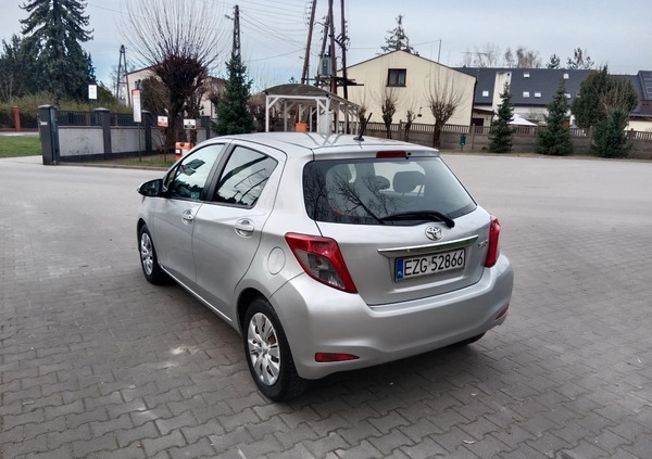 Toyota Yaris cena 21900 przebieg: 211000, rok produkcji 2012 z Drobin małe 191